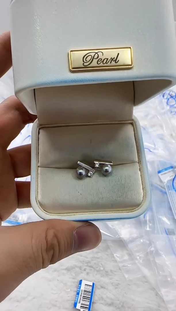 【闪购商品】海水珍珠DA银S925镶嵌c839 灰珠耳钉