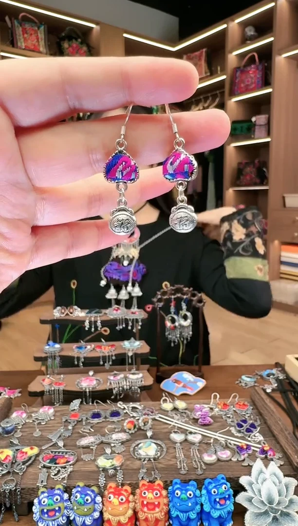 【闪购商品】织绣67黔东南苗族刺绣