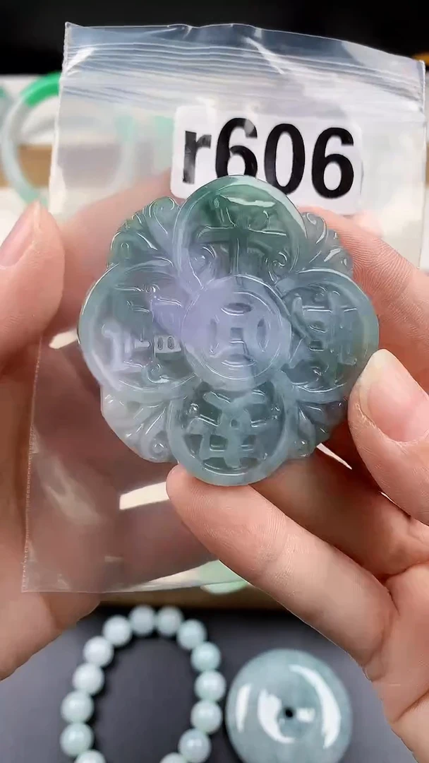 颈饰未镶嵌翡翠天然翡翠吊坠挂件