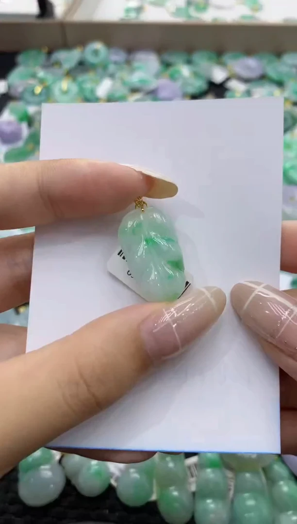 颈饰18K金镶嵌翡翠天然缅甸翡翠A货