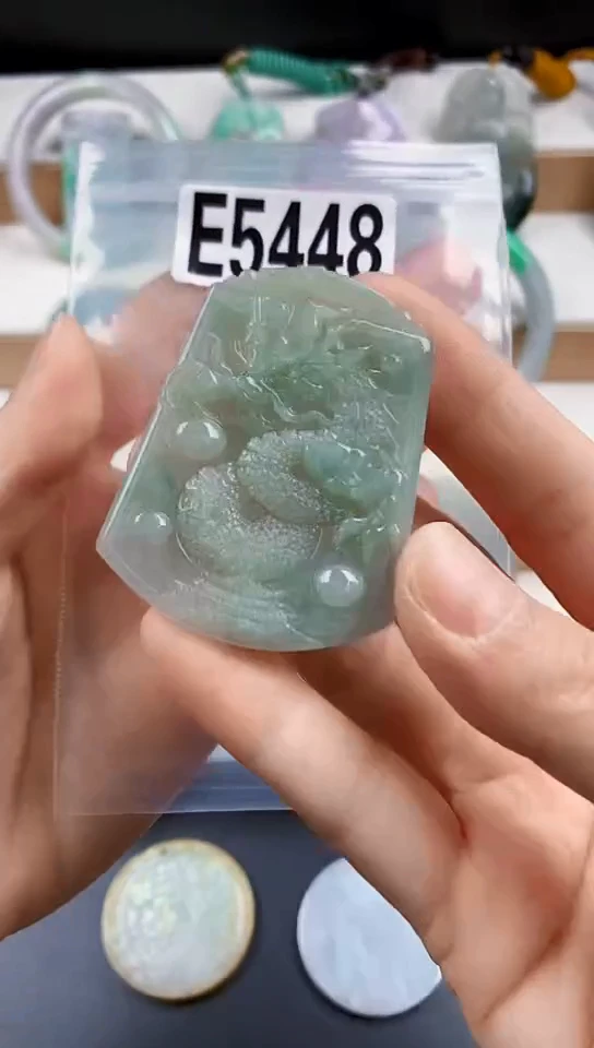 颈饰未镶嵌翡翠天然翡翠吊坠挂件