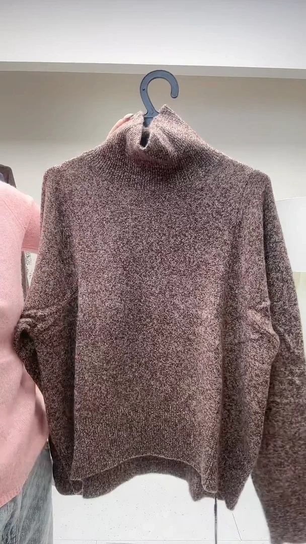 咖色高领花哨羊毛衫