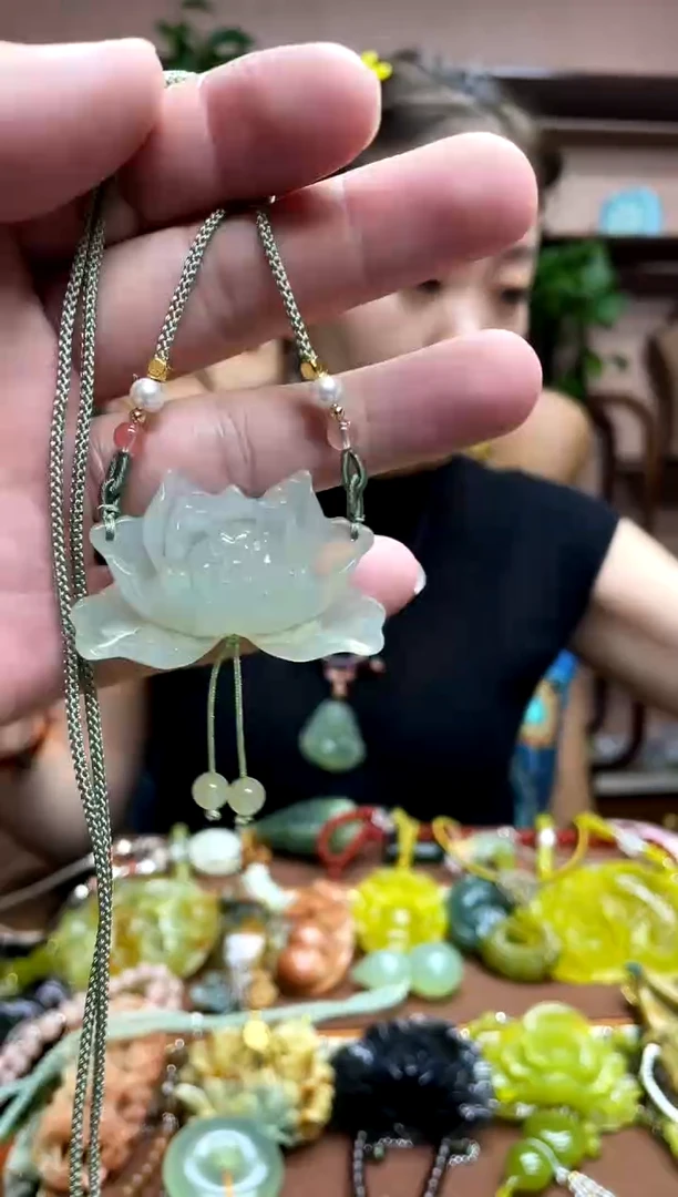 未镶嵌岫玉吊坠·