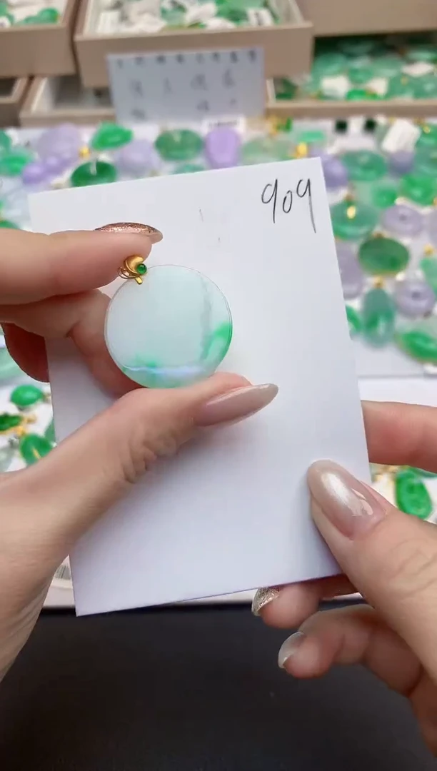 颈饰18K金镶嵌翡翠天然缅甸A货翡翠