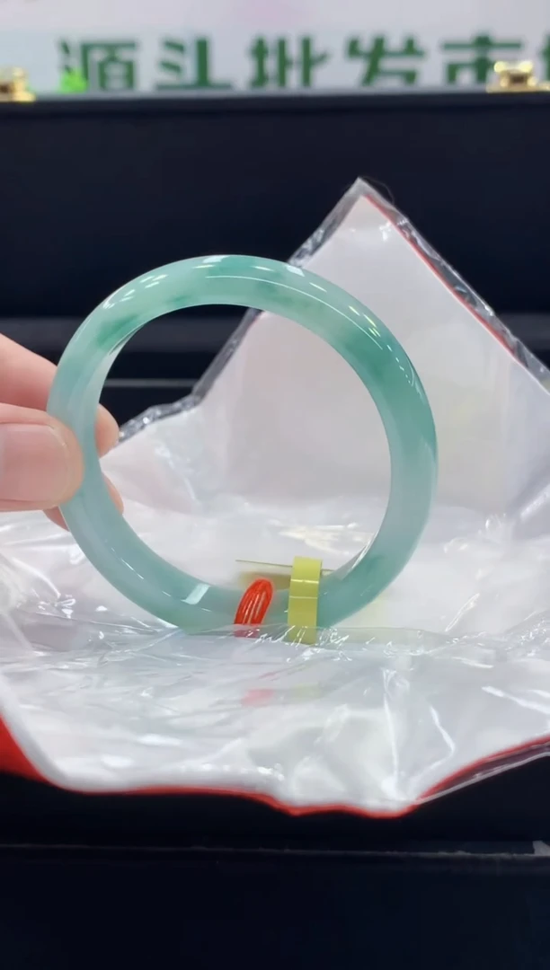 未镶嵌手镯翡翠翡翠手镯