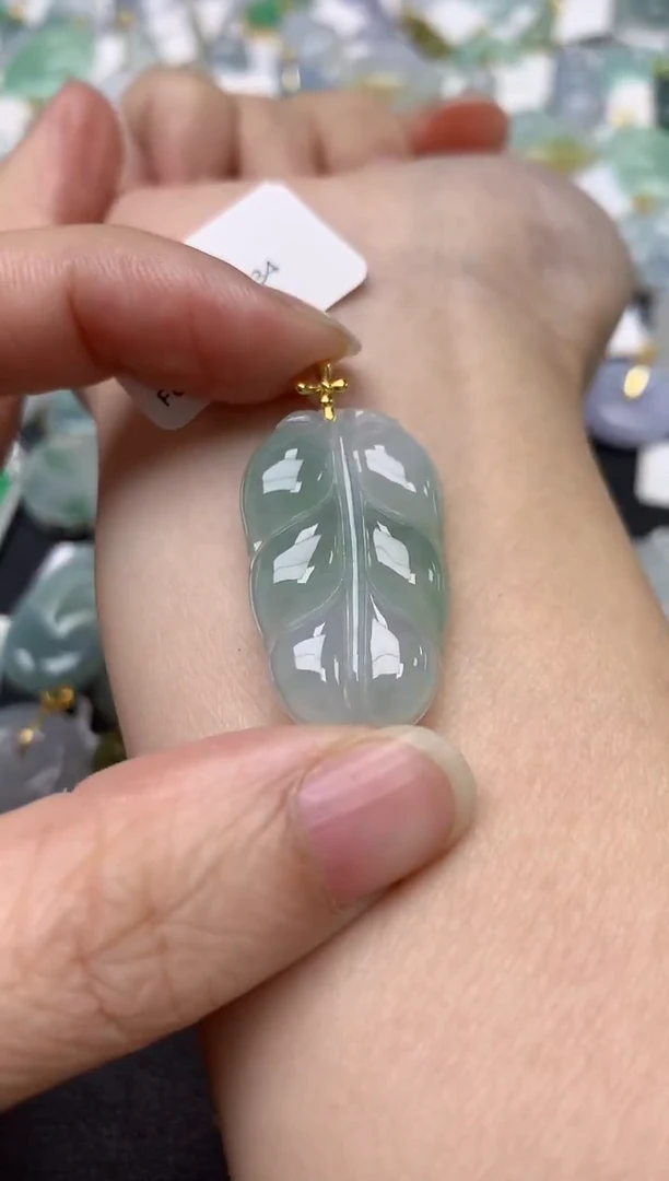 颈饰18K金镶嵌翡翠天然缅甸A货翡翠