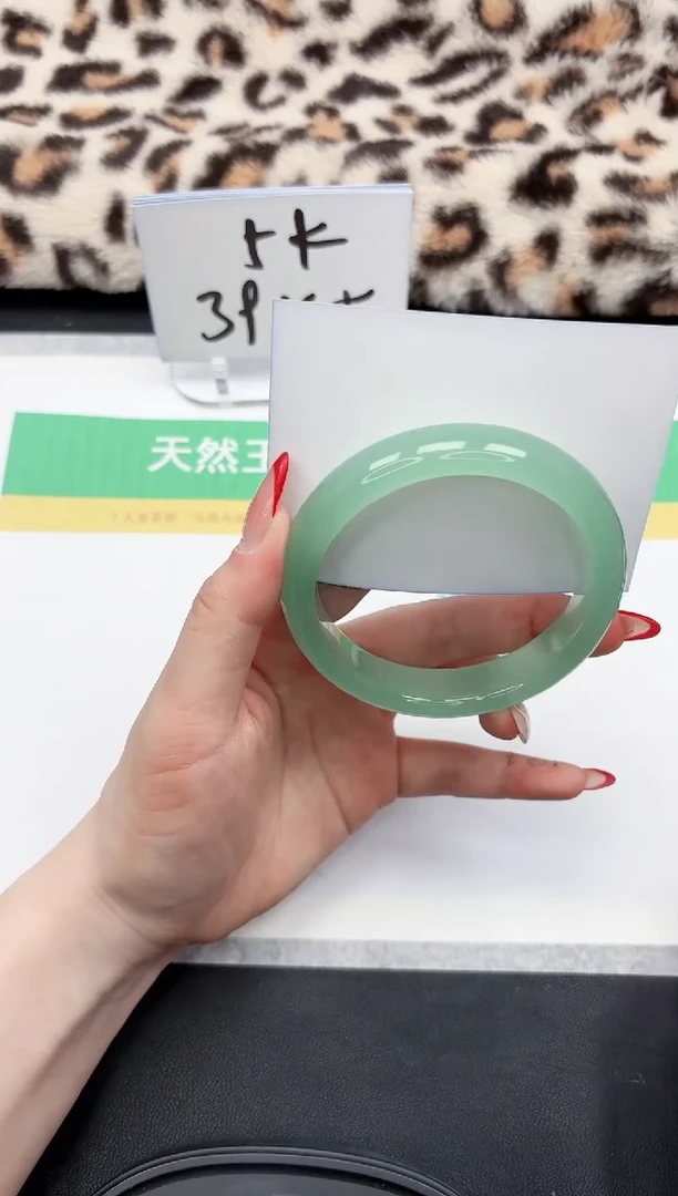 【闪购商品】石英质玉手镯未镶嵌135-62