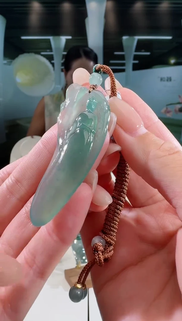 翡翠未镶嵌吊坠(不含链)观音