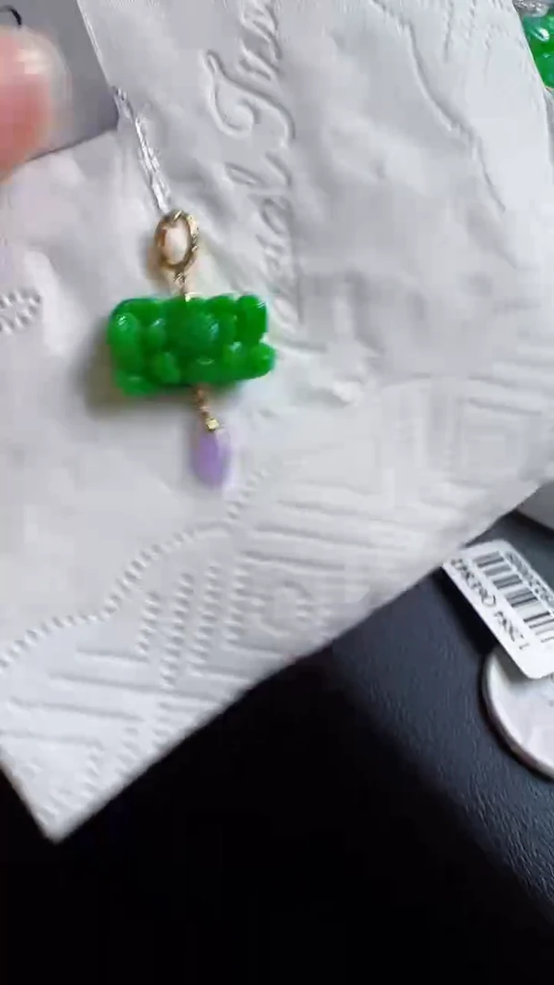 颈饰18K金镶嵌翡翠荷叶