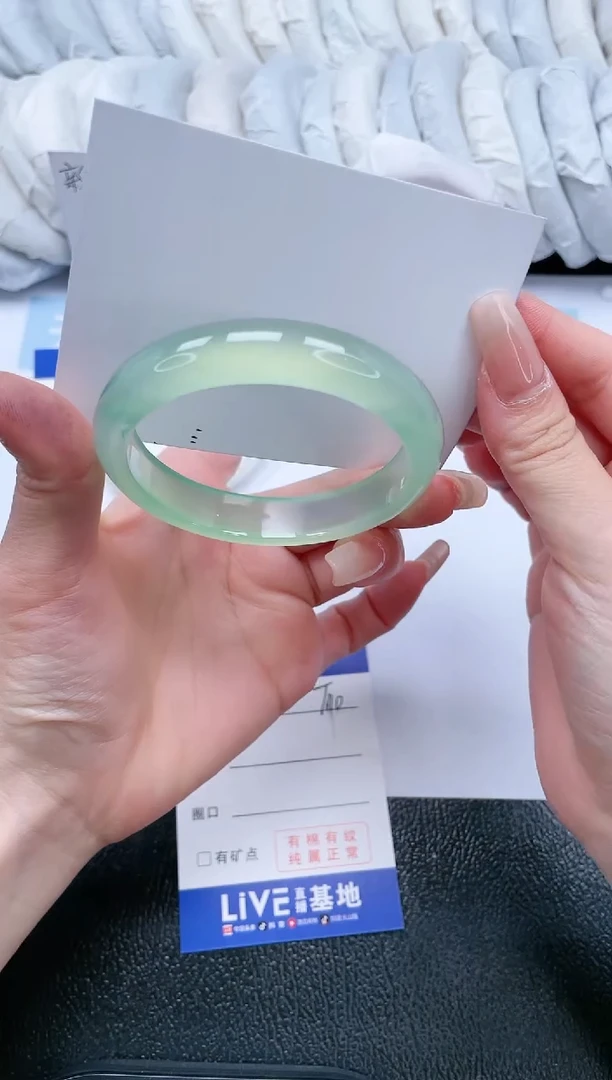 【闪购商品】石英质玉手镯未镶嵌T110-55.6