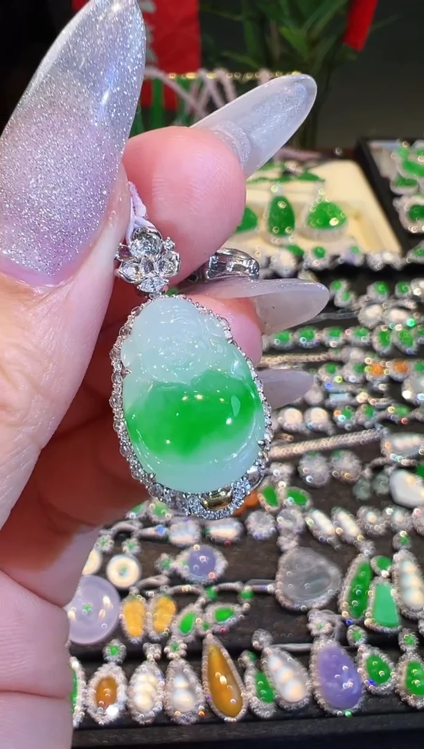 【闪购商品】翡翠吊坠(不含链)18K金镶嵌翡翠