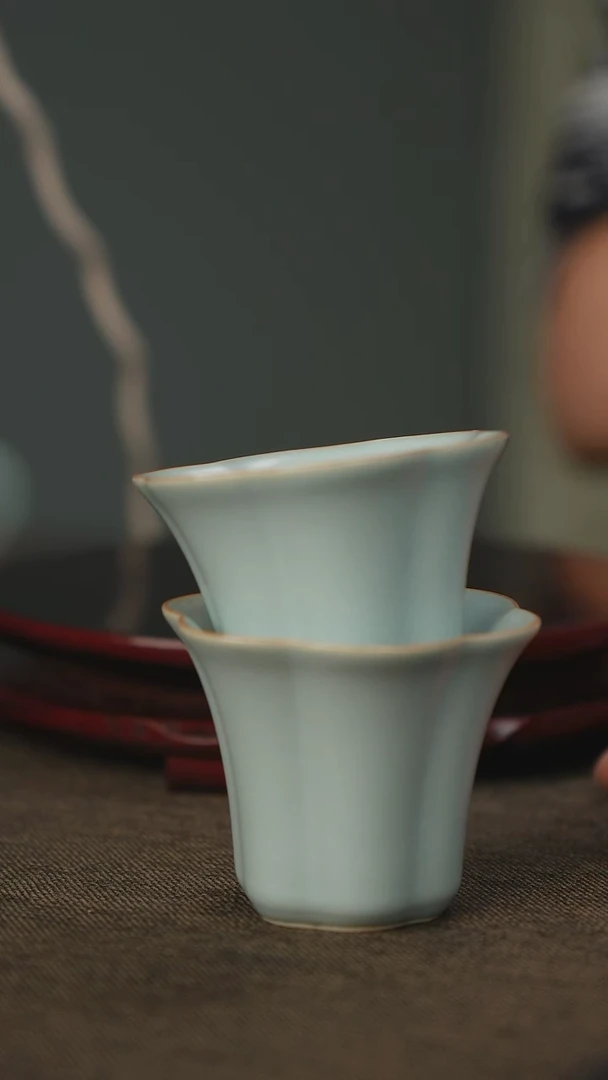 微瑕 六瓣梅花杯 汝瓷 主人杯一对