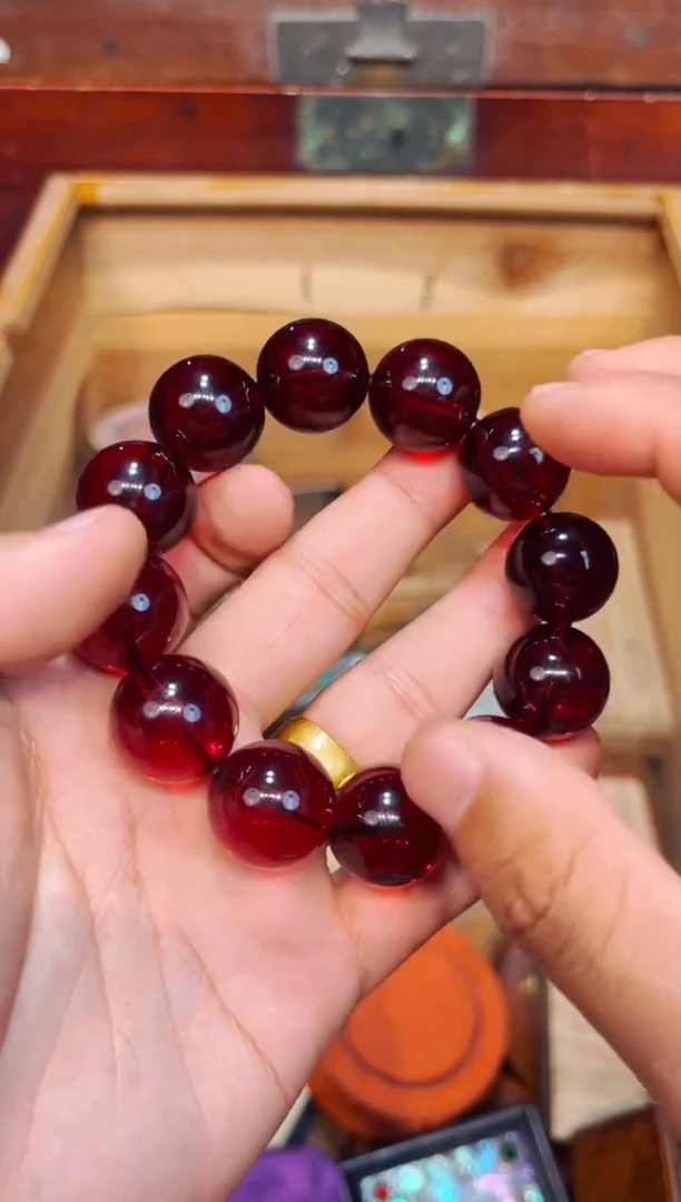 未镶嵌血珀裸石D瑞哥专属高端精品88