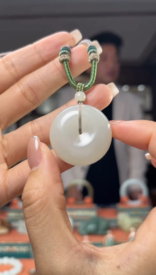 颈饰未镶嵌和田玉佩佩30mm左右