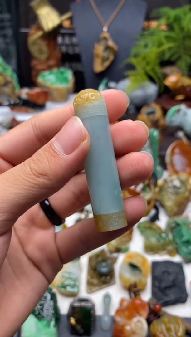 颈饰未镶嵌翡翠藏经桶