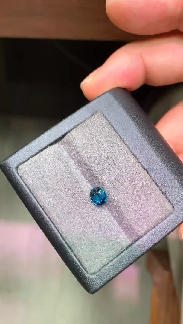 未镶嵌裸石碧玺1.06ct 38