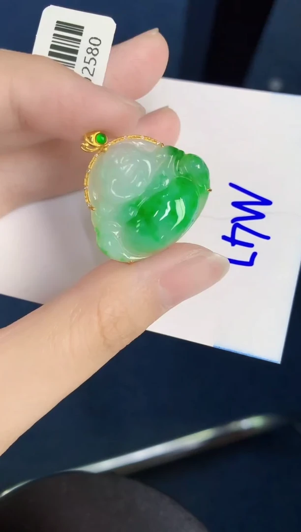 翡翠18K金镶嵌颈饰天然翡翠緬甸A貨