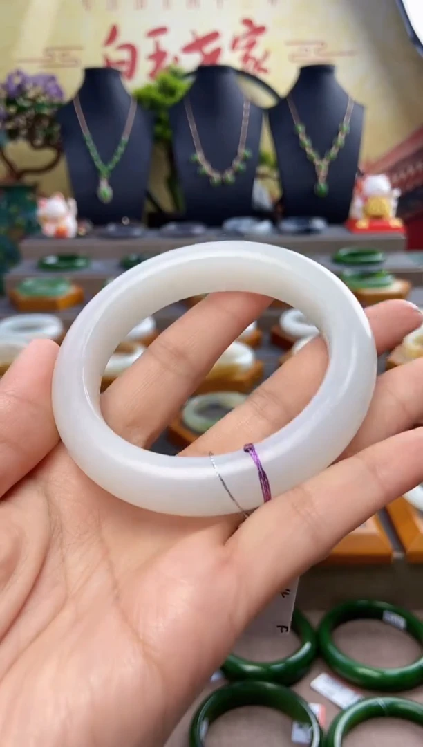 未镶嵌手镯和田玉山流水羊脂玉手镯59