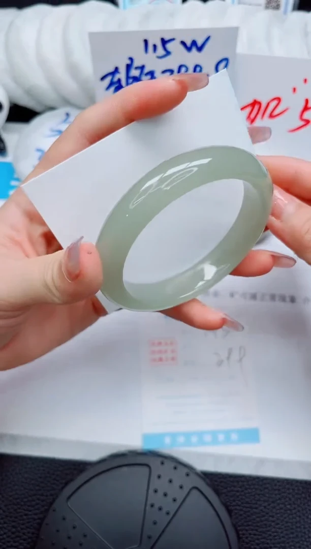 石英质玉手镯未镶嵌145-61