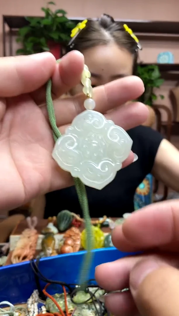 未镶嵌岫玉吊坠·