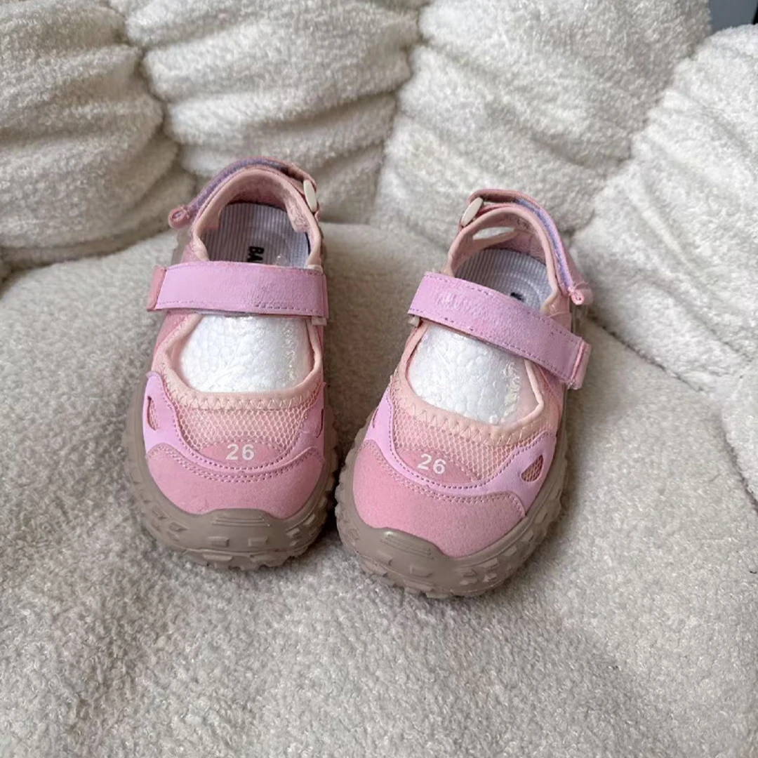 巴儿童时尚百搭舒适单网框架轮胎底耐磨框架鞋