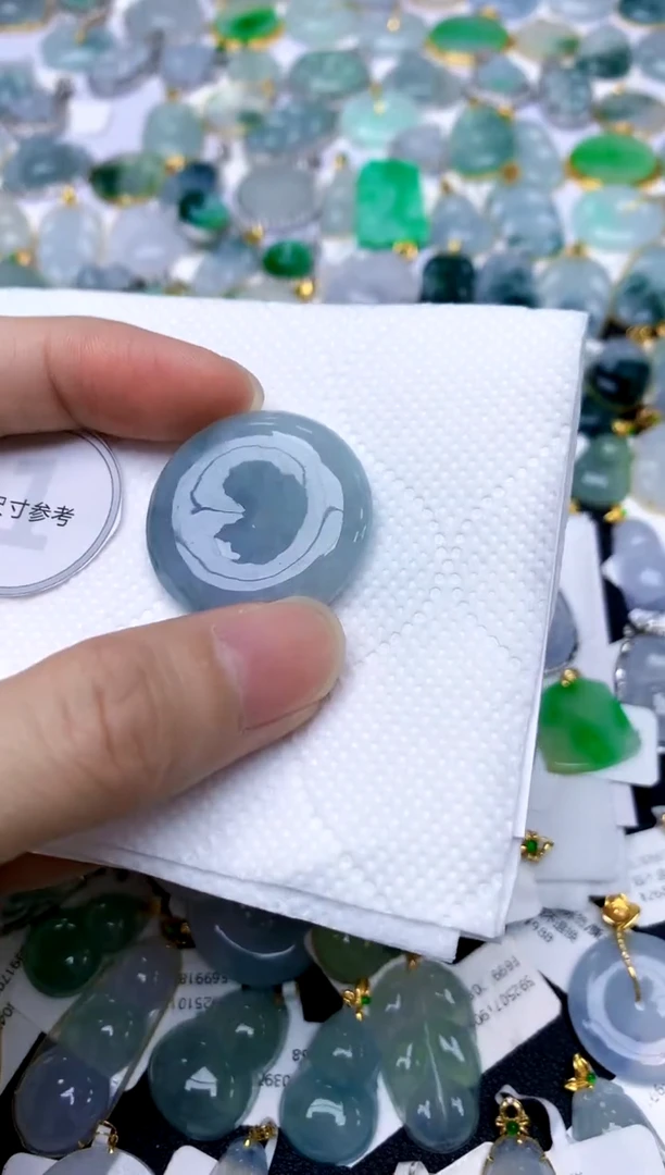 颈饰未镶嵌翡翠天然A货翡翠