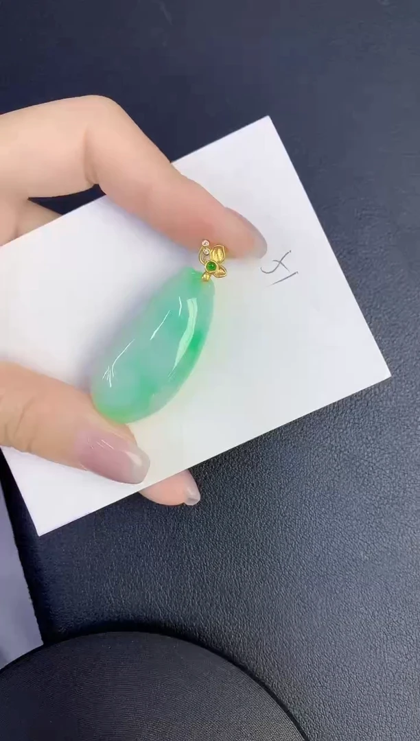 颈饰未镶嵌翡翠缅甸天然翡翠A货