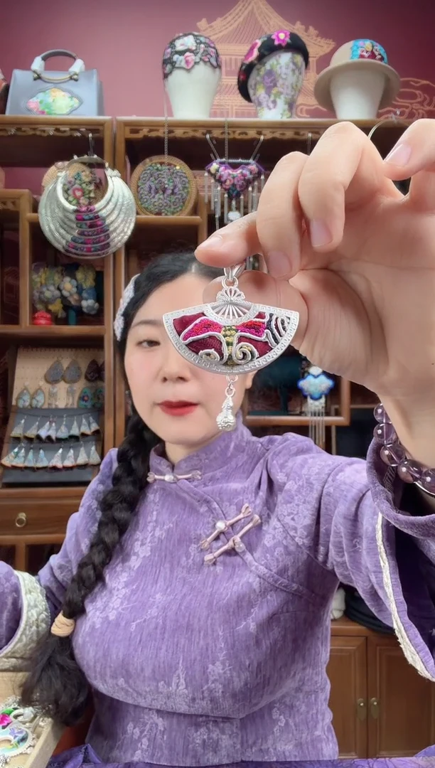 刺绣项链2 甜甜家
