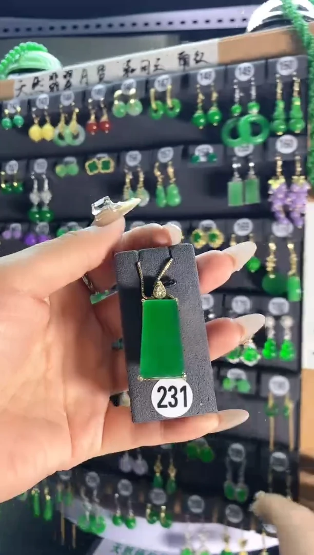 【闪购商品】翡翠颈饰银S925镶嵌231...