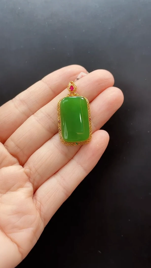 和田玉18K金镶嵌吊坠(赠链)多样性发一