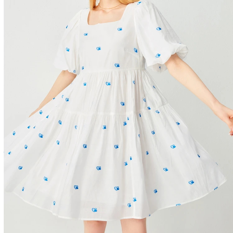 A爱居兔夏季女装公主袖绣花蛋糕裙短袖连衣裙EQLBJ2M044A