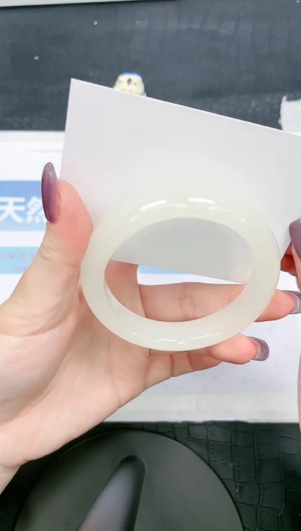 【闪购商品】石英质玉手镯未镶嵌137-55.7