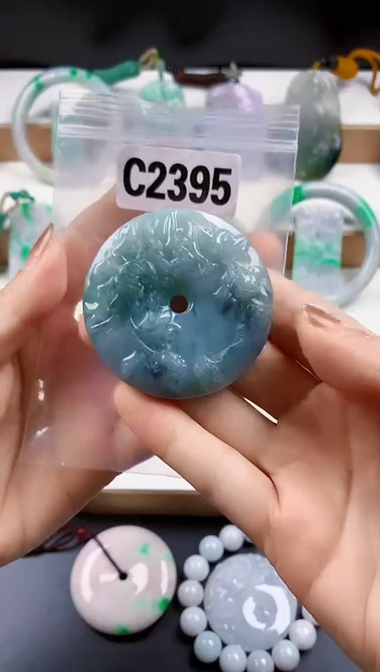 颈饰未镶嵌翡翠天然翡翠吊坠挂件