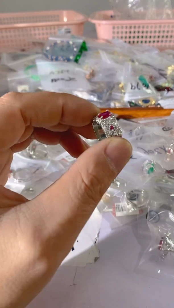 【闪购商品】紫晶颈饰银S925镶嵌X26红宝，蓝宝，多样性发一件赠链