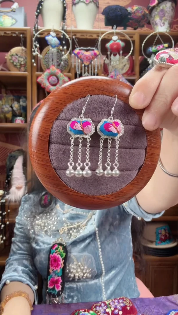 刺绣耳环84甜甜家