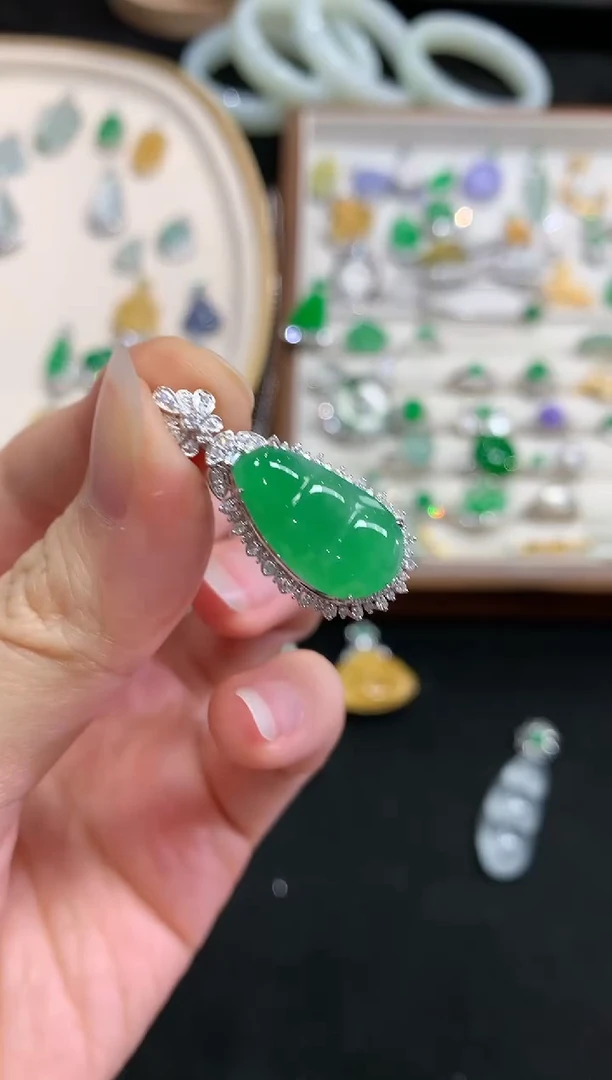 【闪购商品】翡翠吊坠(不含链)18K金镶嵌W294|13800