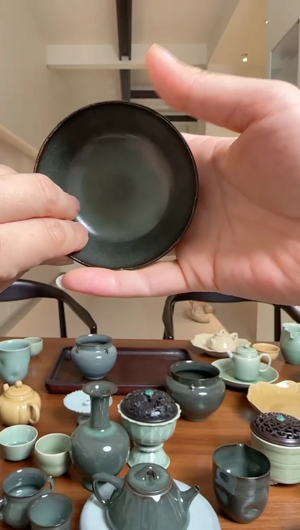 摆件山****2御窑元华堂青花狮子尾款