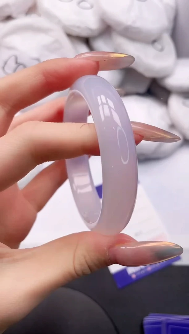 【闪购商品】石英质玉手镯未镶嵌7K317-54