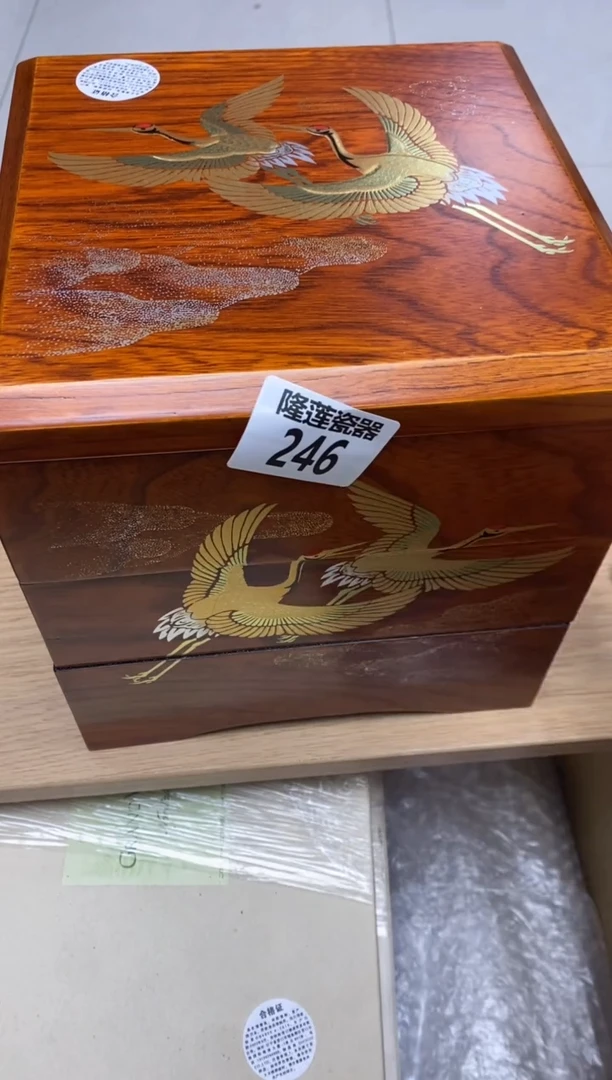 瓷片荷****牛隆莲瓷器欢迎大家
