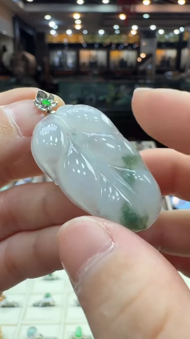 【闪购商品】翡翠颈饰18K金镶嵌树叶