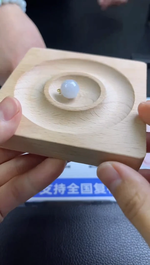 【闪购商品】翡翠颈饰18K金镶嵌M140多样性发一件/配绳子【小】