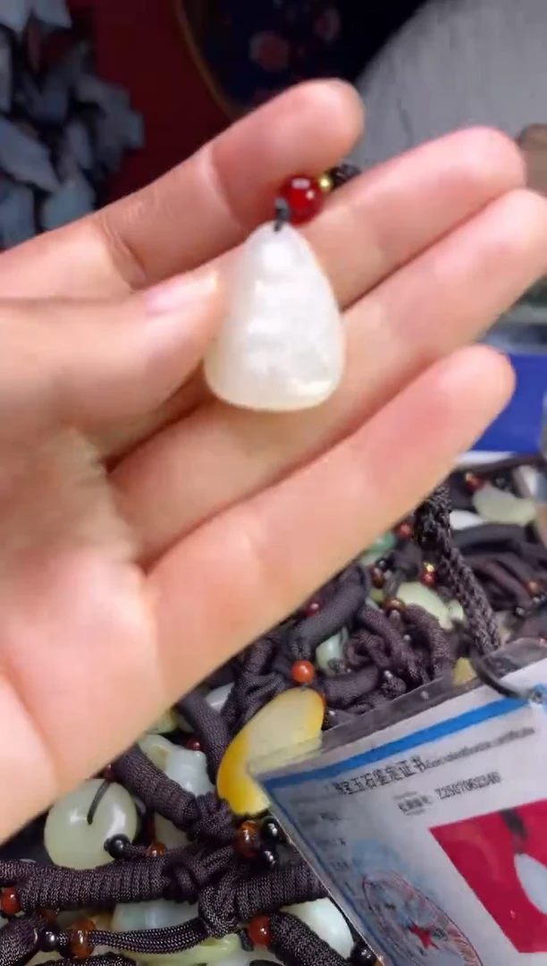 未镶嵌和田玉挂件1