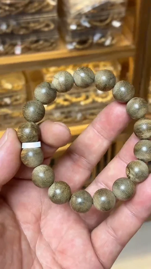 沉香手串 达拉干圆珠单圈1.3多样性发其一