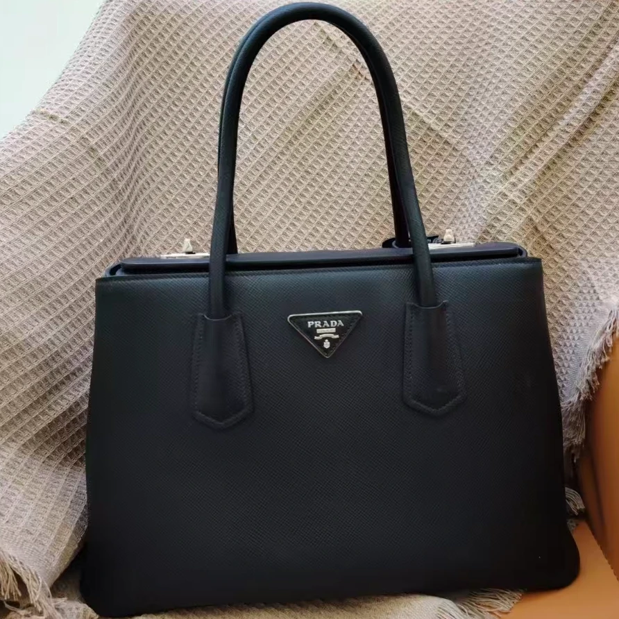 95新 Prada/普拉达 【白菜】 黑银 十字纹手提斜挎包/BGD401400128