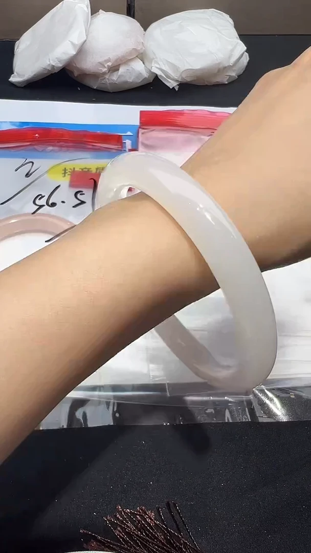 合金手镯石英质玉白月光圈口59