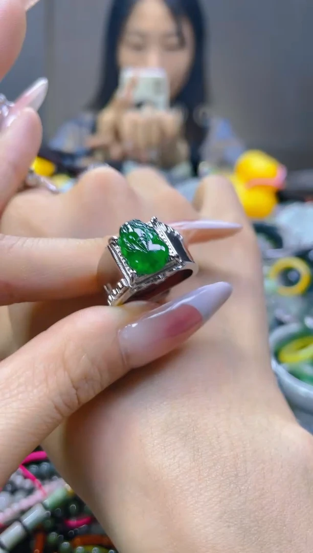 翡翠未镶嵌颈饰/G/翡翠A货一图一物