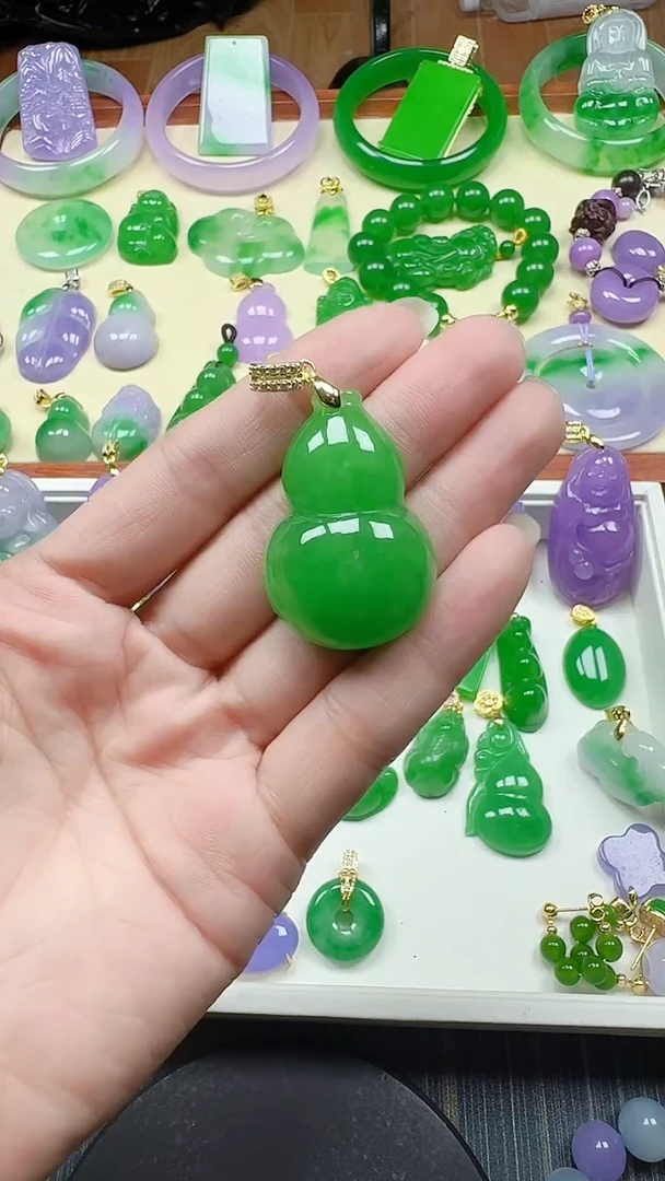 吊坠(赠链)14K金镶嵌翡翠拉绿大葫芦