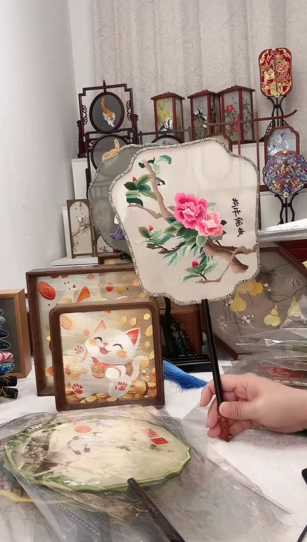 扇子苏绣作品手工团扇