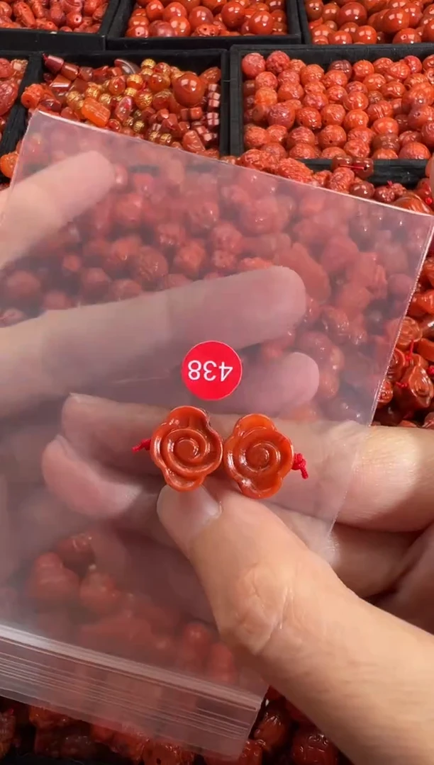 颈饰未镶嵌南红玛瑙1