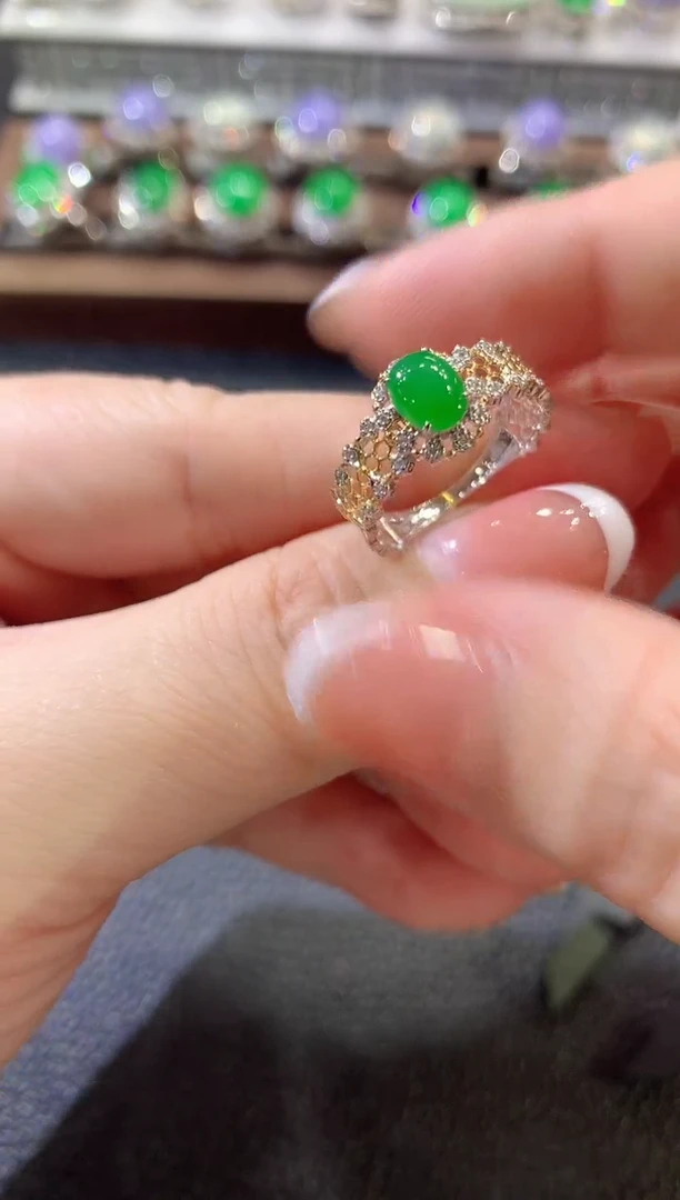 18K金镶嵌戒指翡翠A12